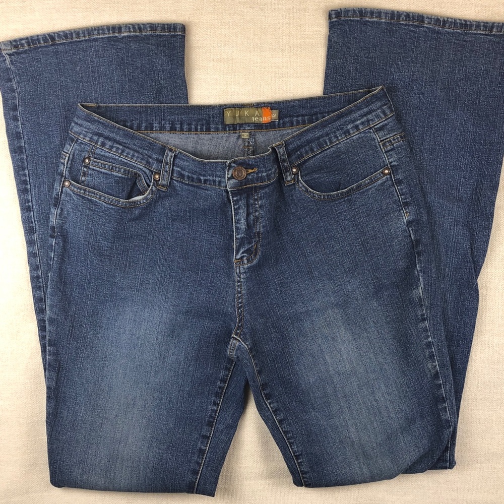 Jeans YUKA Size 12 Nice shape to your body.